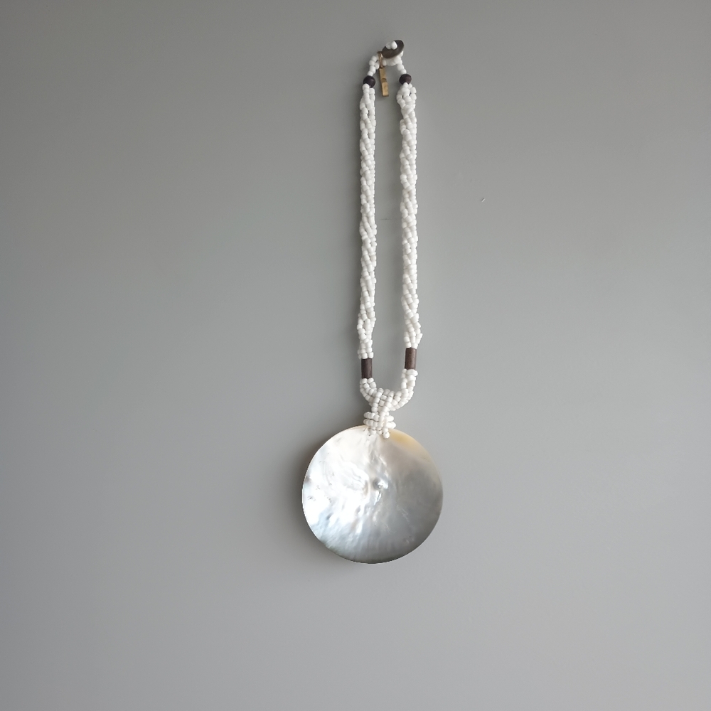 Shell Necklace - Picture 2 of 3